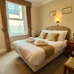 Riviera Lodge Hotel