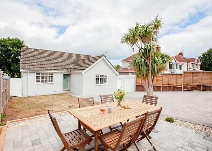 Honeybrook - Cosey Detached Home, Modern, Spacious