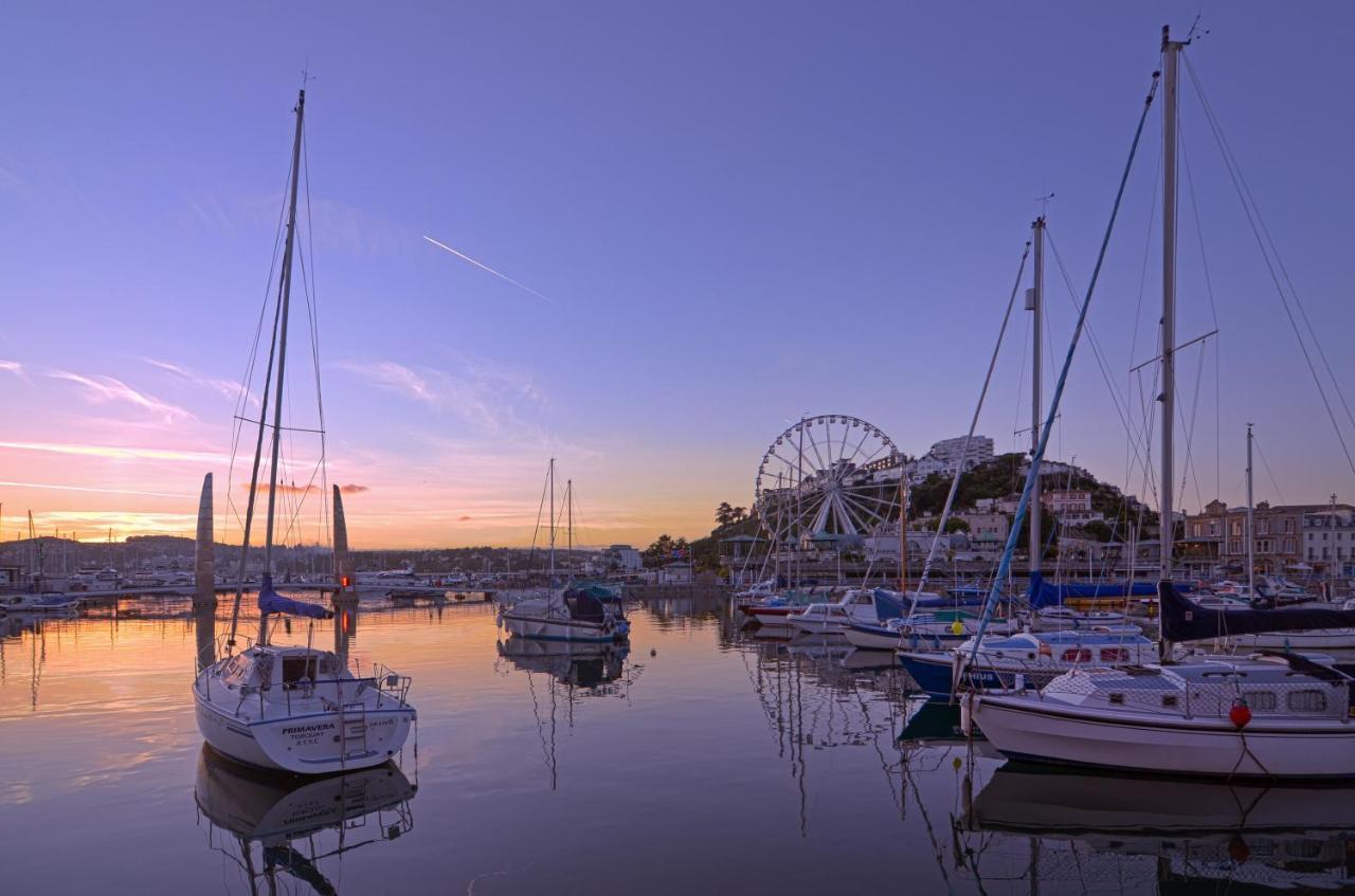 Palm Grove * Torquay