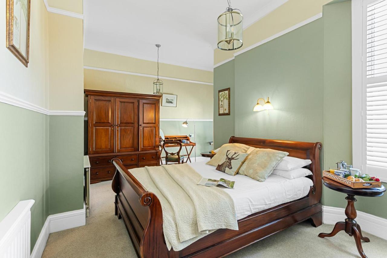 Southbank Town House Guest house 4*