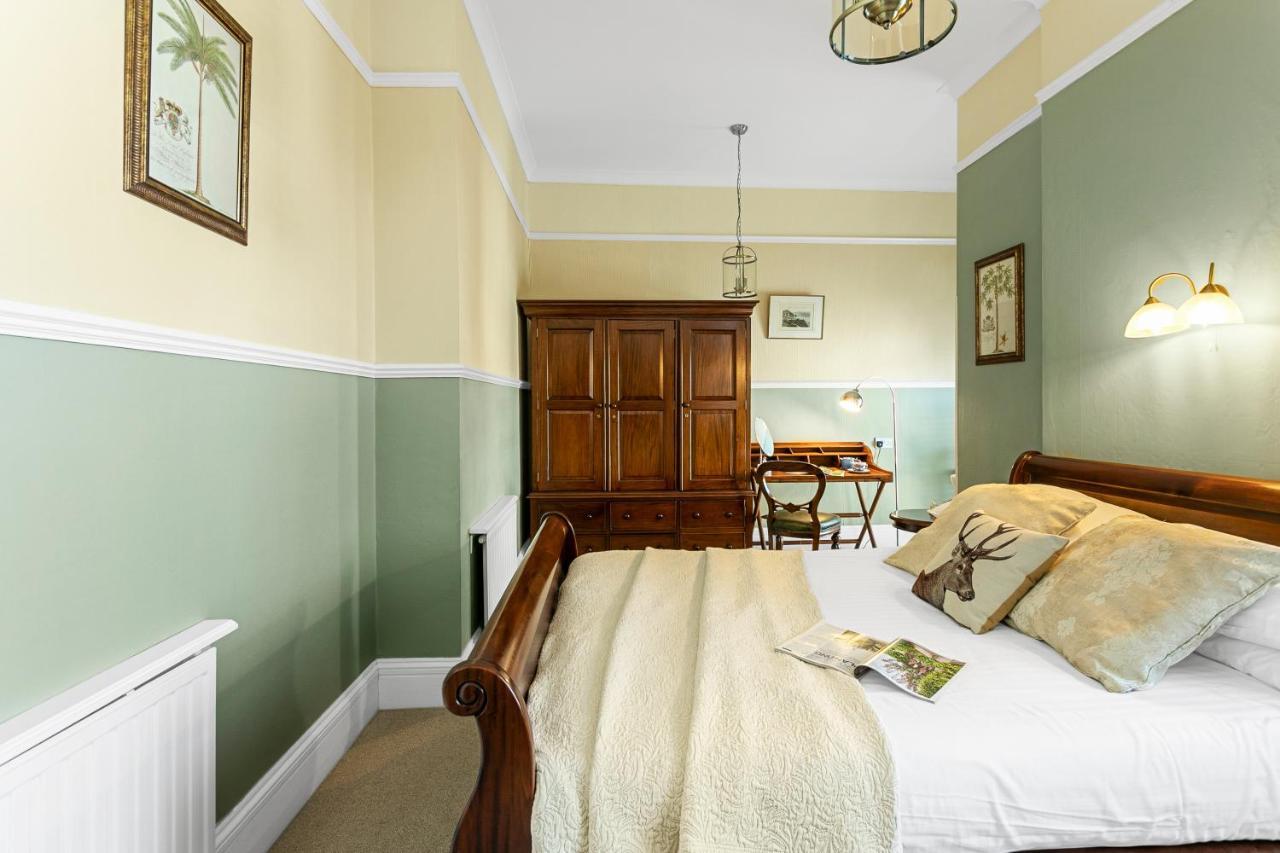 Southbank Town House Guest house 4*