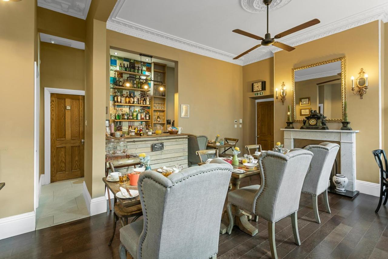 Southbank Town House Guest house 4*