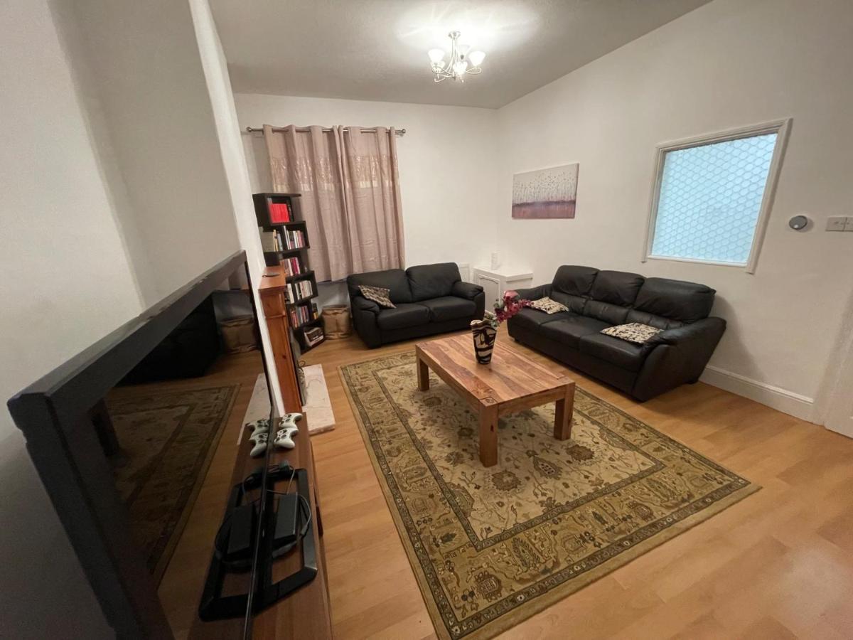 Holiday home Tor House With Patio, Free Parking 6pm To 8am Only Torquay