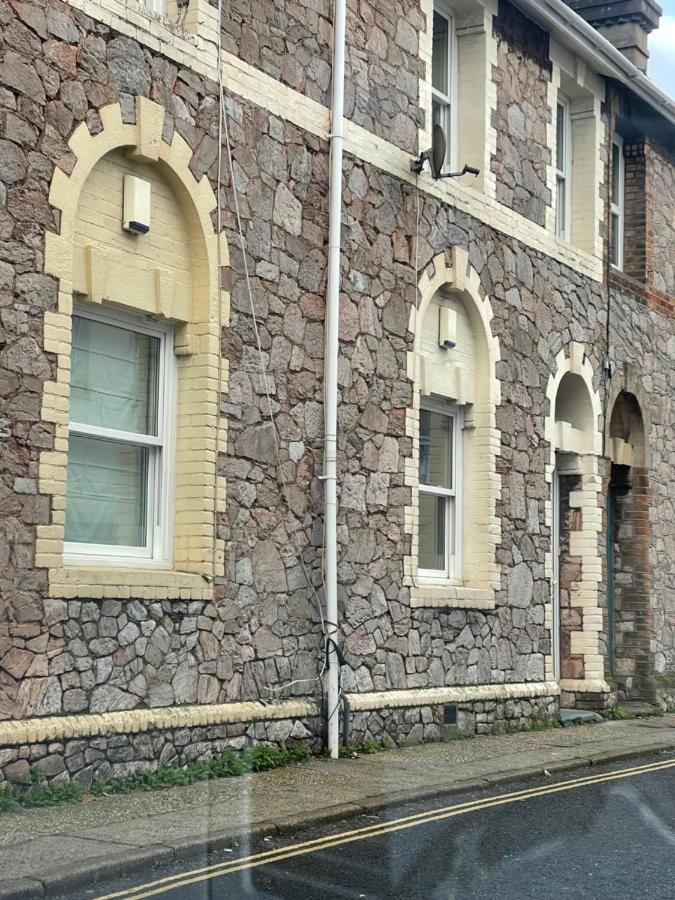 Tor House With Patio, Free Parking 6pm To 8am Only Torquay