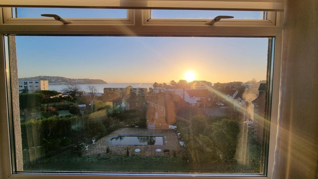 Bed& Boujee With Sea Views Apartment