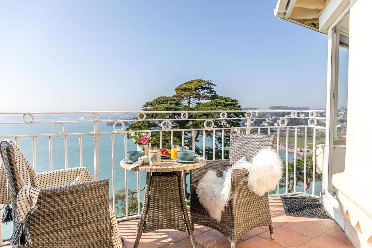 Wellswood - Sunny With Stunning Sea Views And Private Balcony Apartment *
