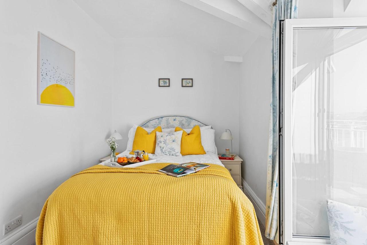 Apartment Wellswood - Sunny With Stunning Sea Views And Private Balcony Torquay