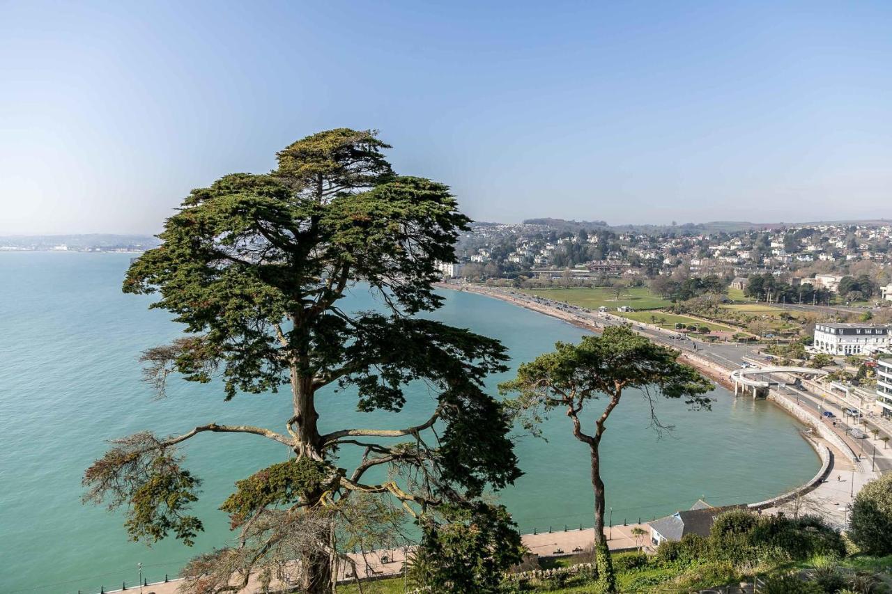 Wellswood - Sunny With Stunning Sea Views And Private Balcony Apartment *