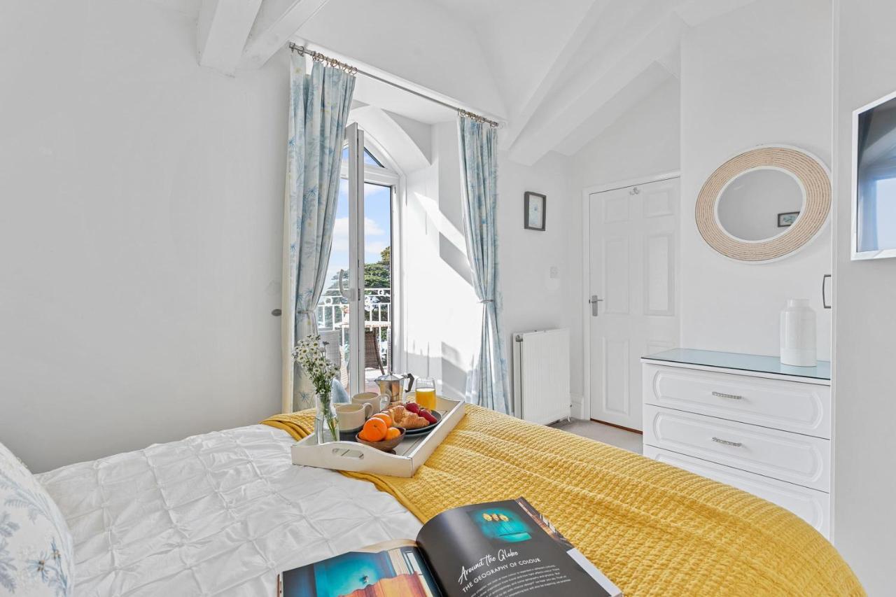 Apartment Wellswood - Sunny With Stunning Sea Views And Private Balcony