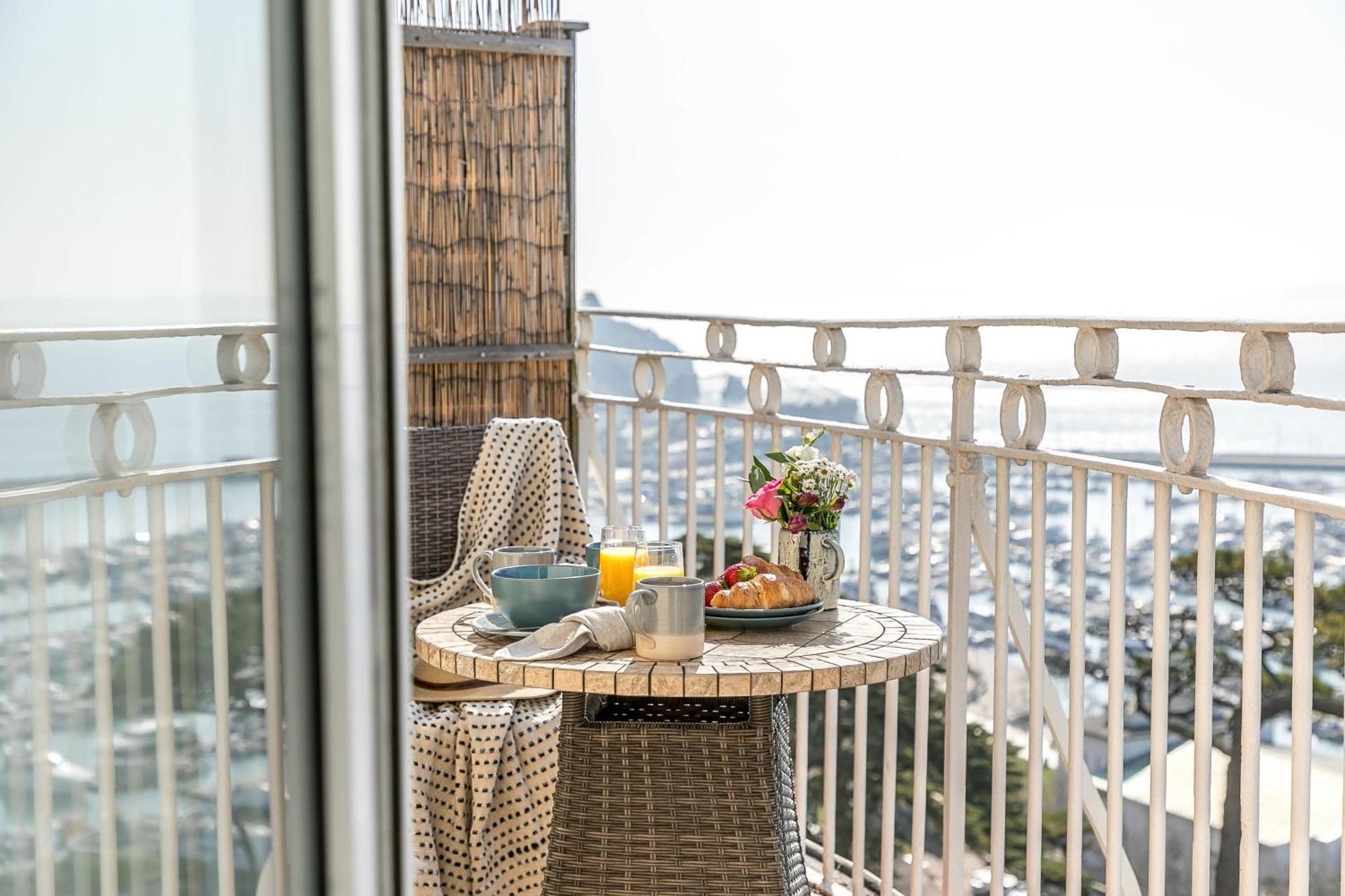 Wellswood - Sunny With Stunning Sea Views And Private Balcony
