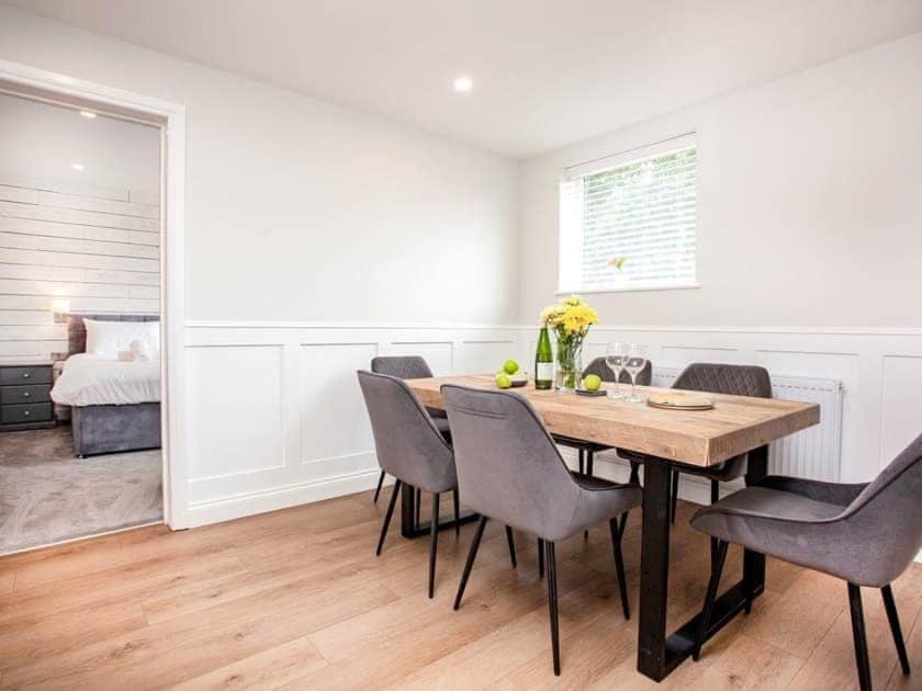 Honeybrook - Cosey Detached Home, Modern, Spacious * Torquay