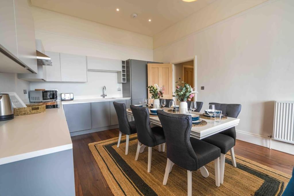 Beautiful Side Apartment