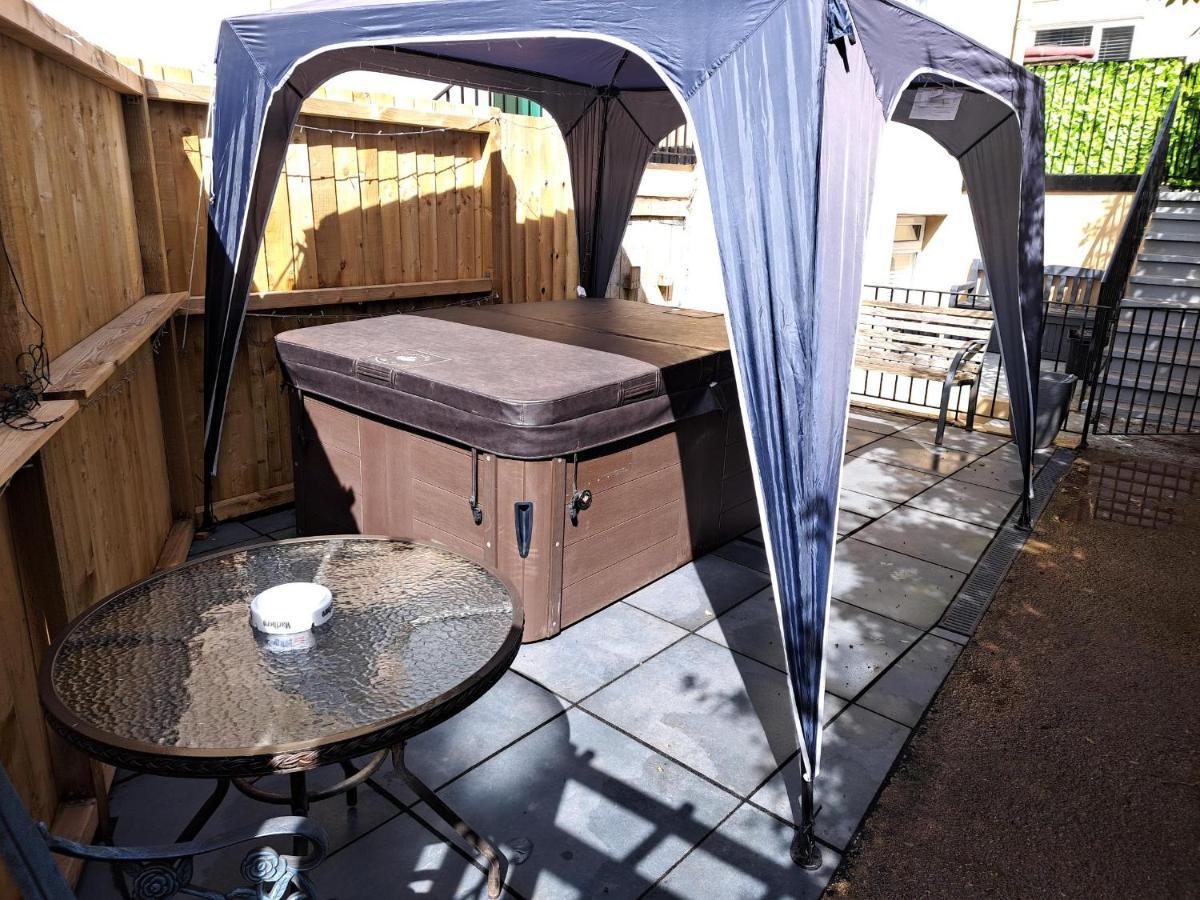 Apartment Superior Apartment With Hot Tub & Breakfast