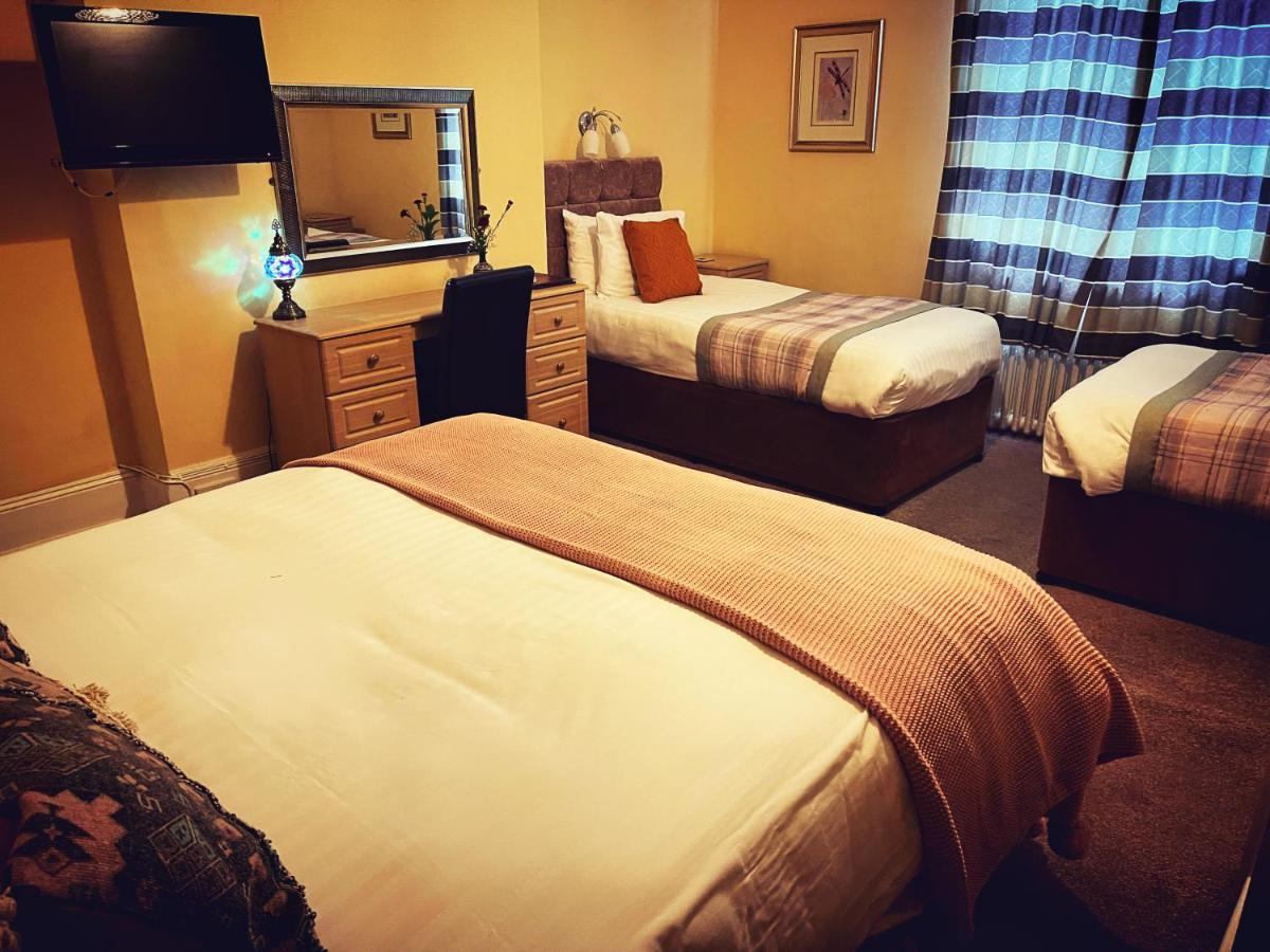 The Robin Hill 4*
