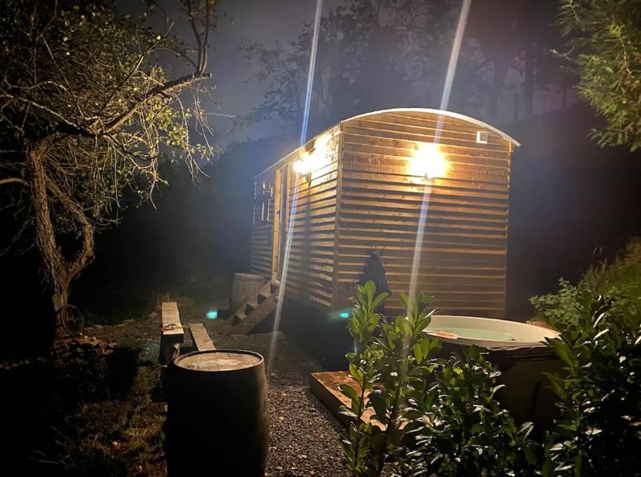 Plum Hut Apartment