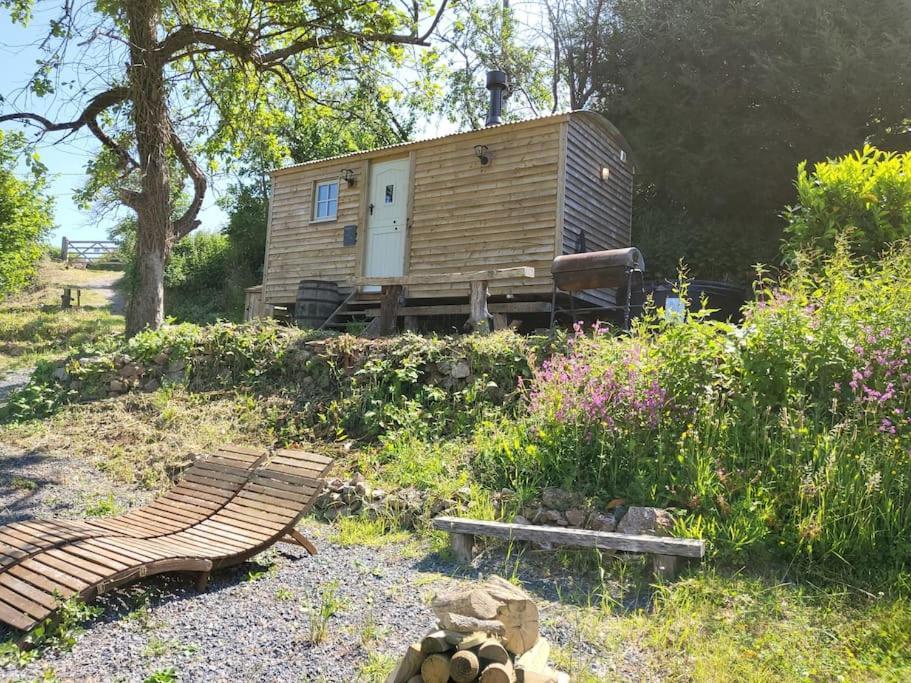 Apartment Plum Hut