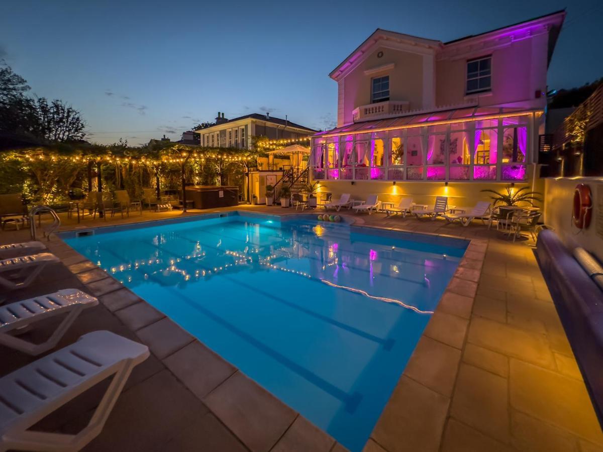 Hotel Riviera 4*
