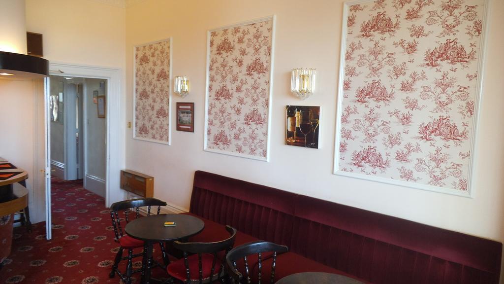 Abbey Court 3*