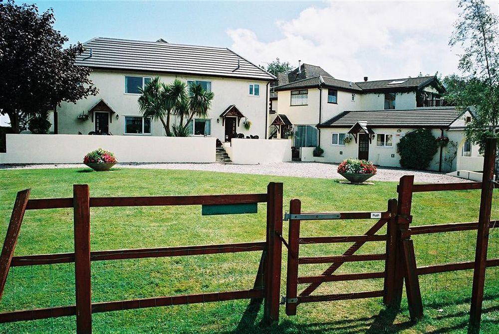 Crossways & Sea View Apartment *