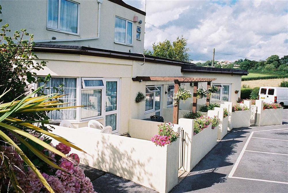 Crossways & Sea View Apartment