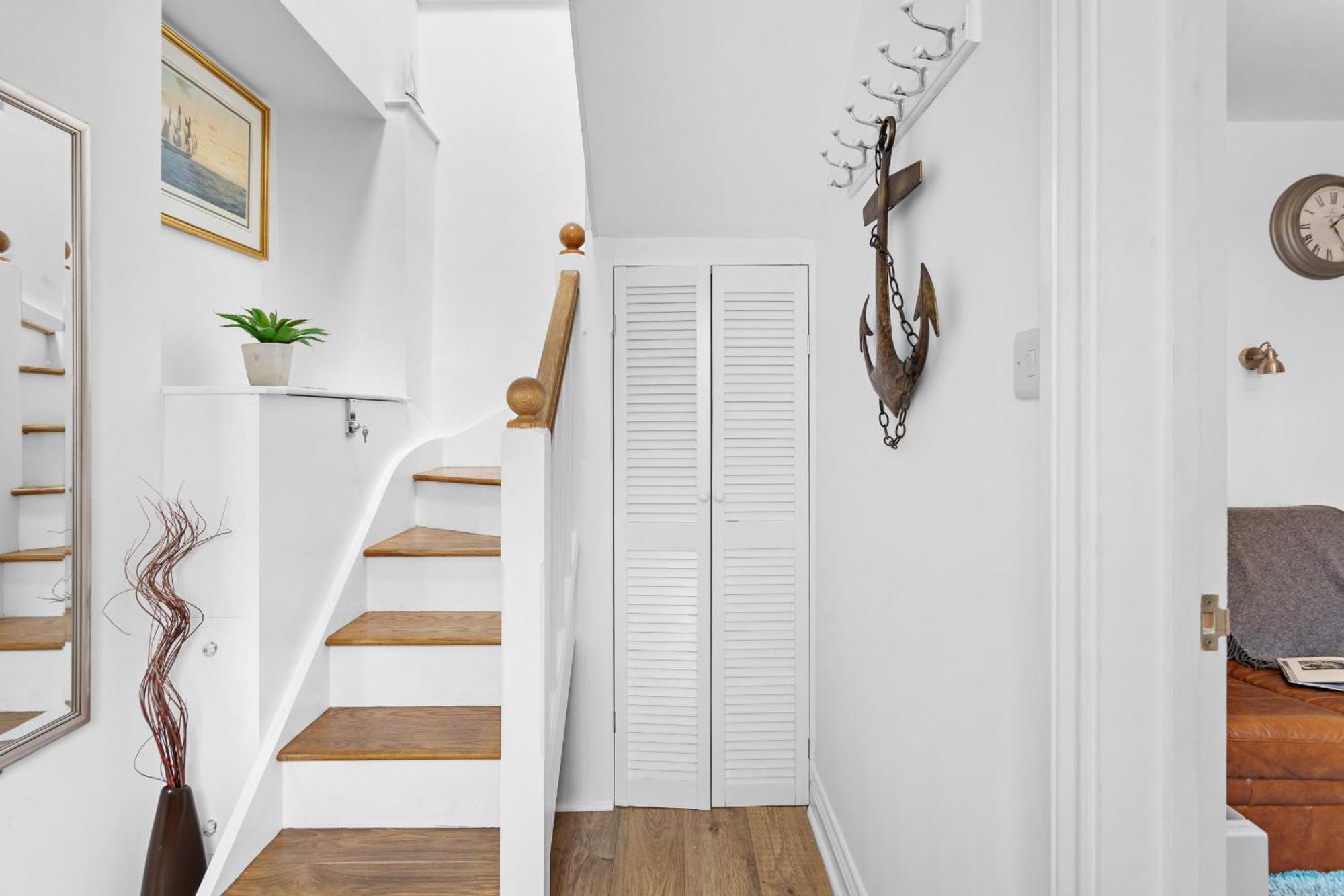 Holiday home The Boathouse - Panoramic Sea View Retreat, Near Town, Marina & Beach, With Parking *