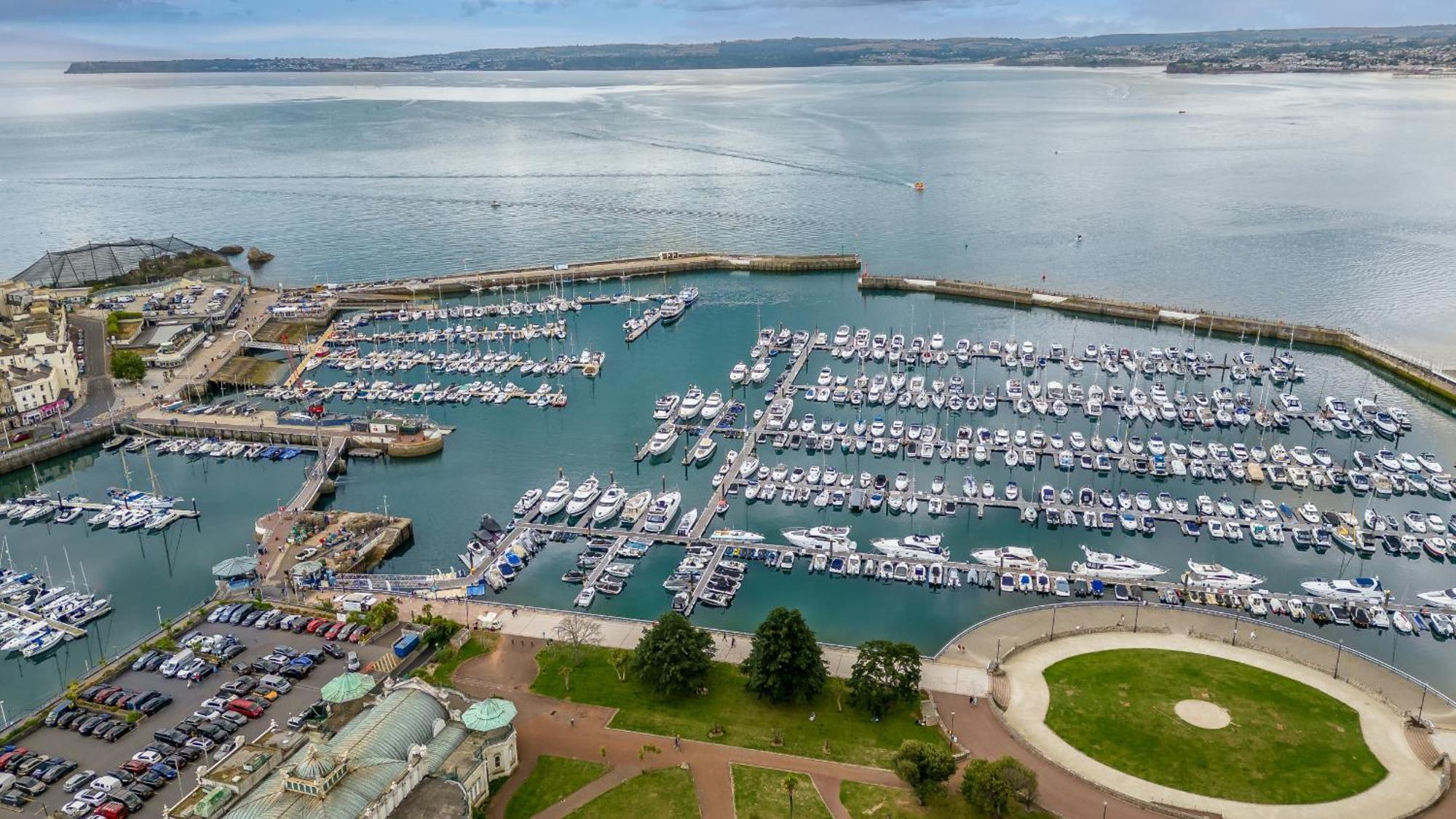 The Boathouse - Panoramic Sea View Retreat, Near Town, Marina & Beach, With Parking Holiday home Torquay