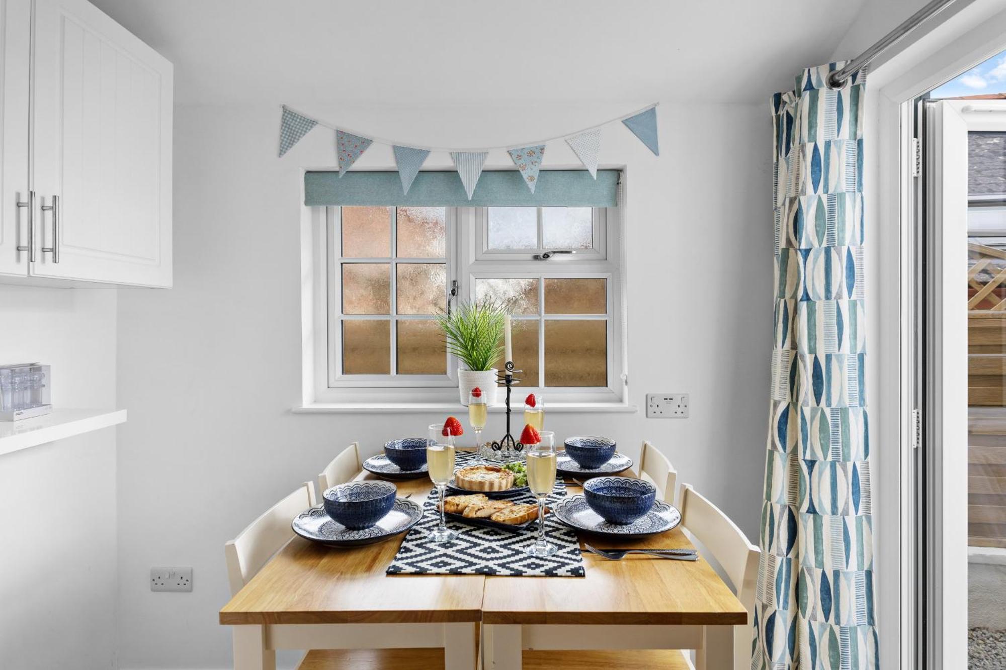 Holiday home The Boathouse - Panoramic Sea View Retreat, Near Town, Marina & Beach, With Parking Torquay