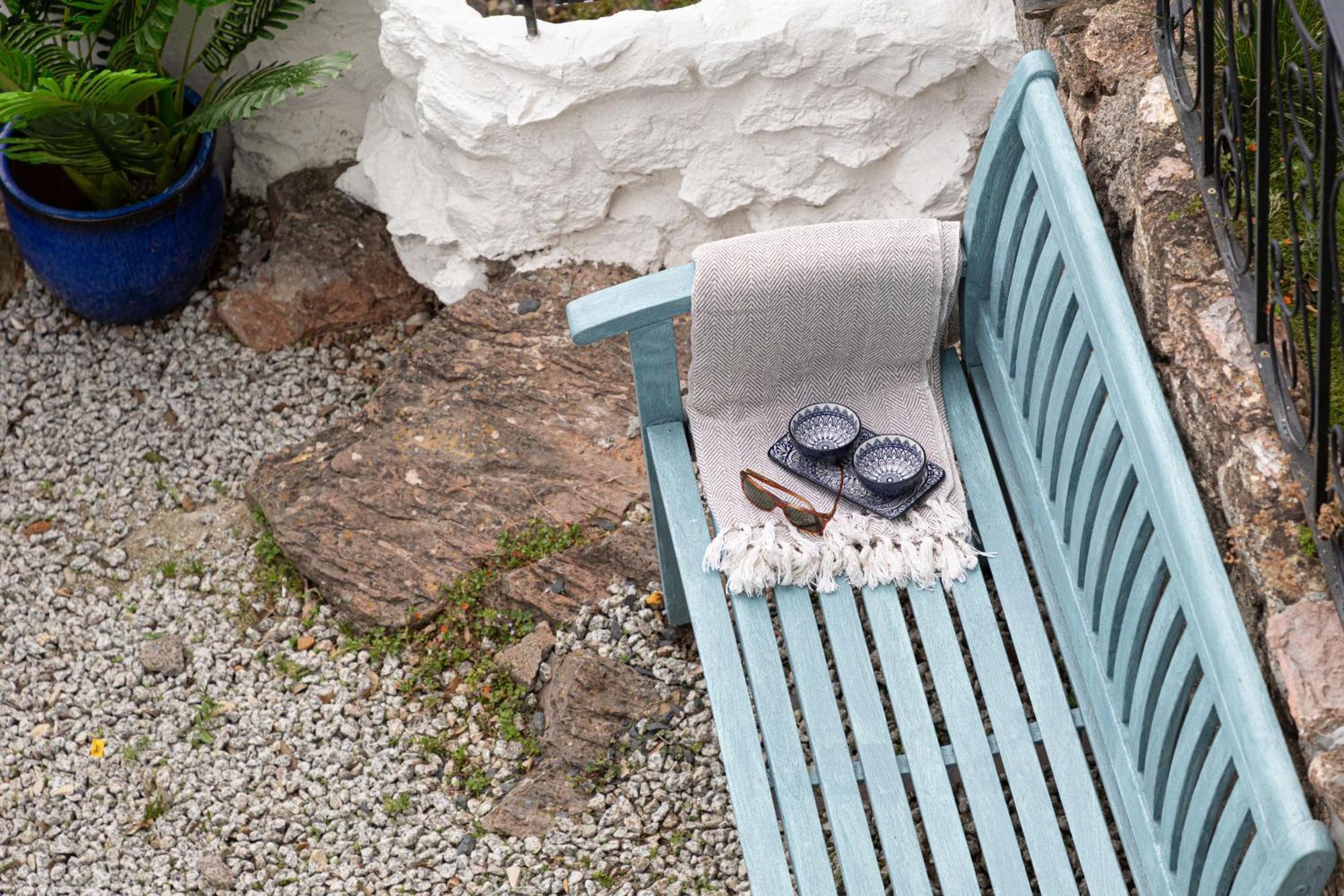 The Boathouse - Panoramic Sea View Retreat, Near Town, Marina & Beach, With Parking