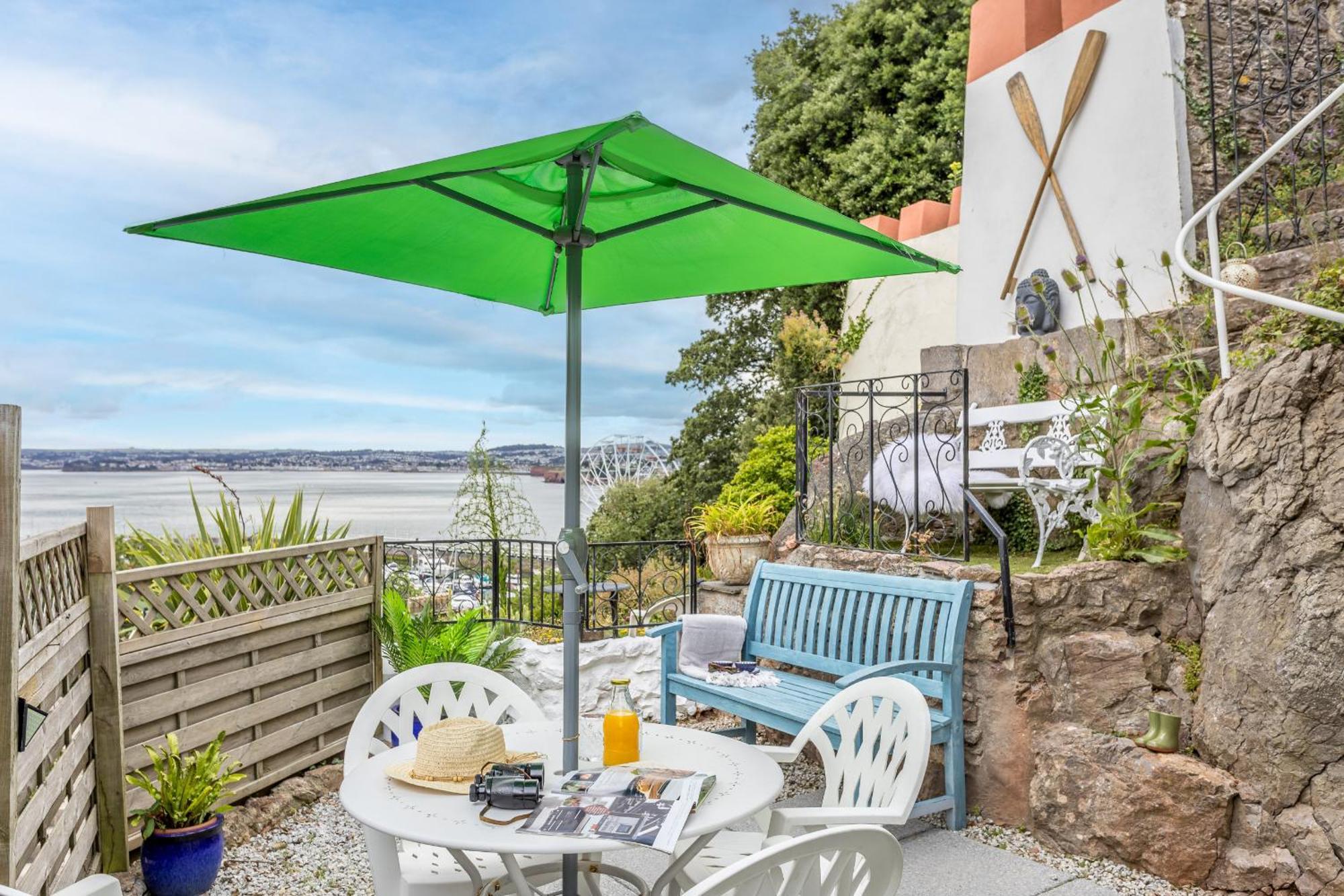 The Boathouse - Panoramic Sea View Retreat, Near Town, Marina & Beach, With Parking * Torquay