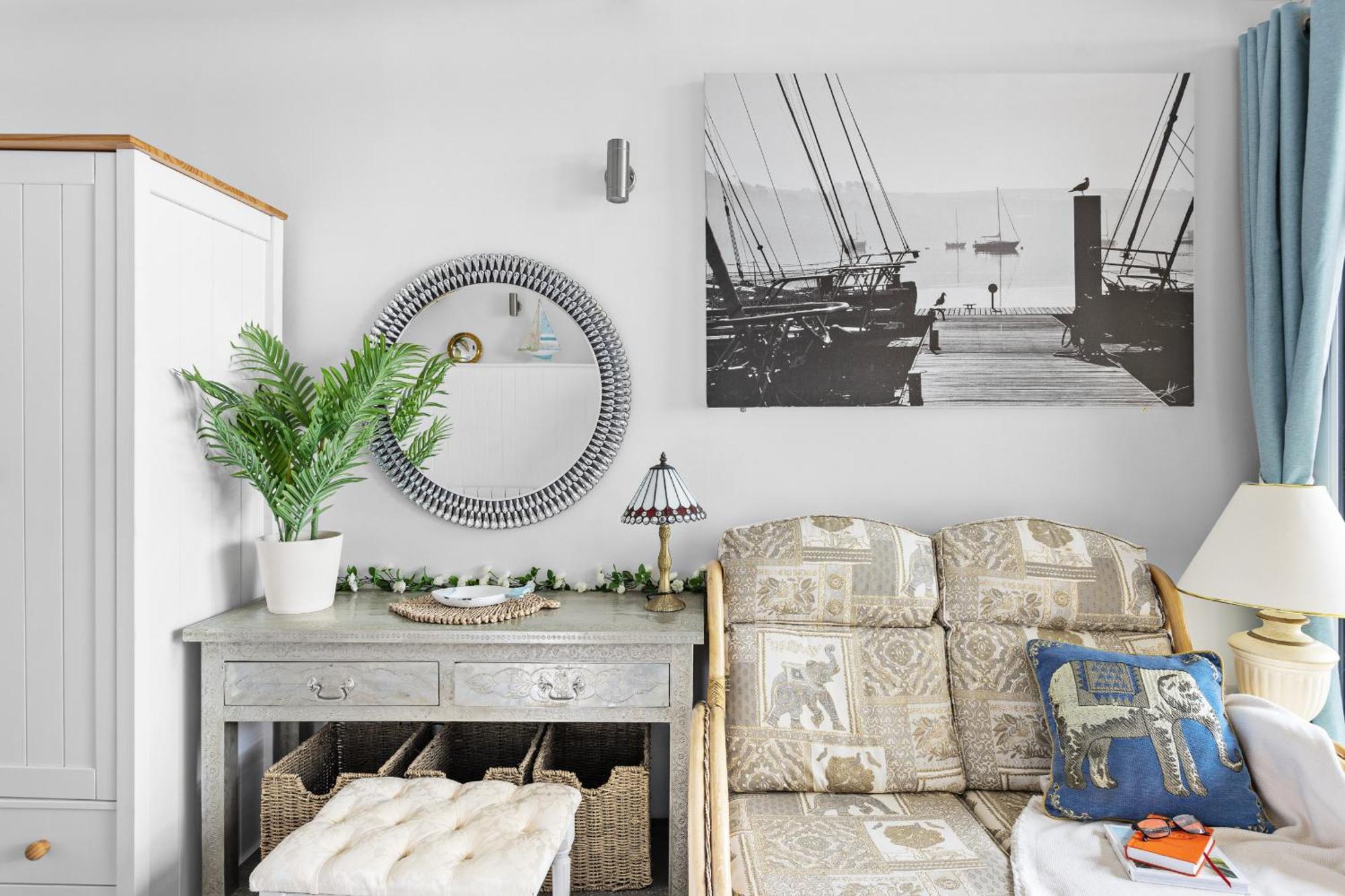 The Boathouse - Panoramic Sea View Retreat, Near Town, Marina & Beach, With Parking