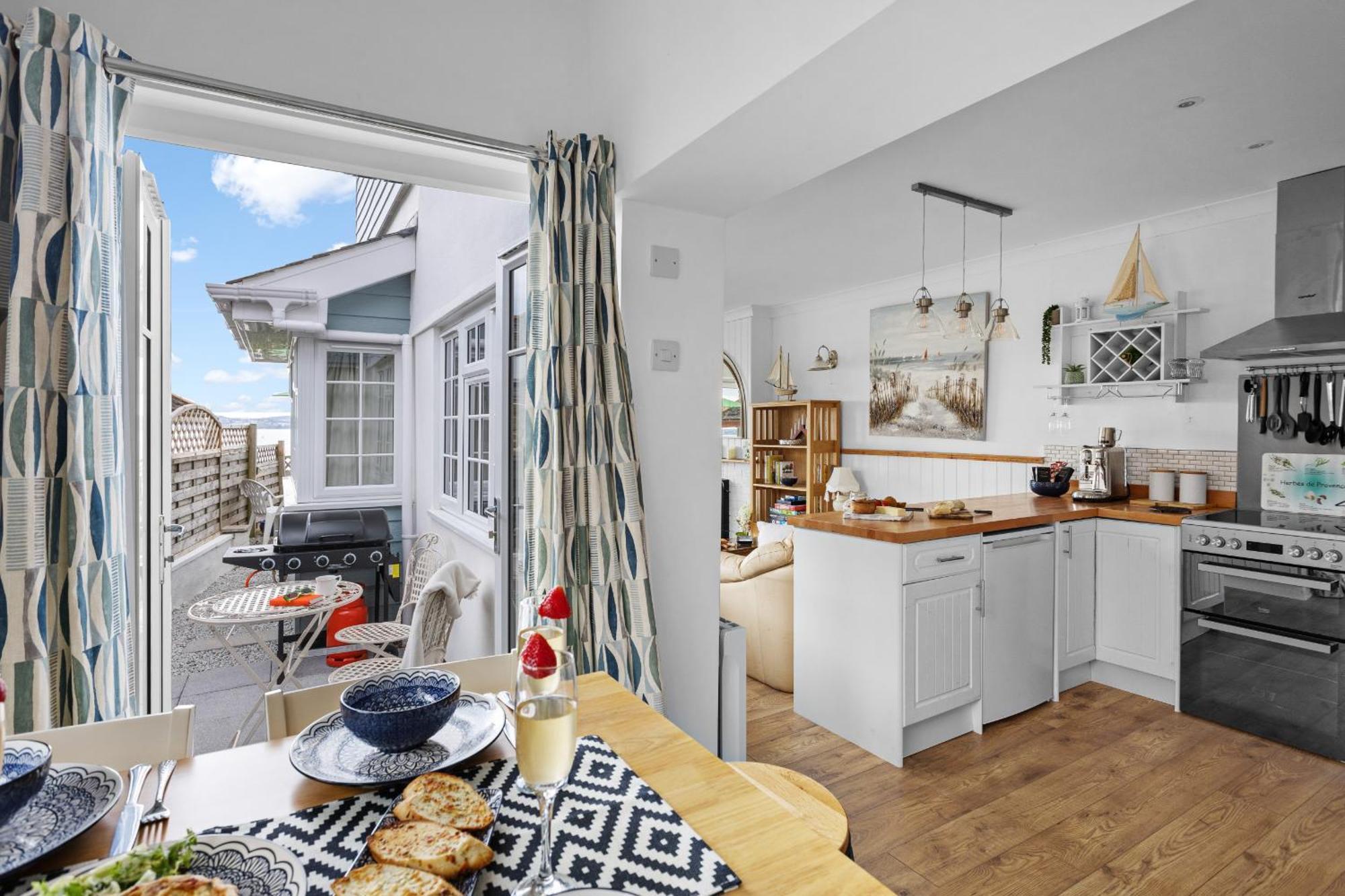 Holiday home The Boathouse - Panoramic Sea View Retreat, Near Town, Marina & Beach, With Parking