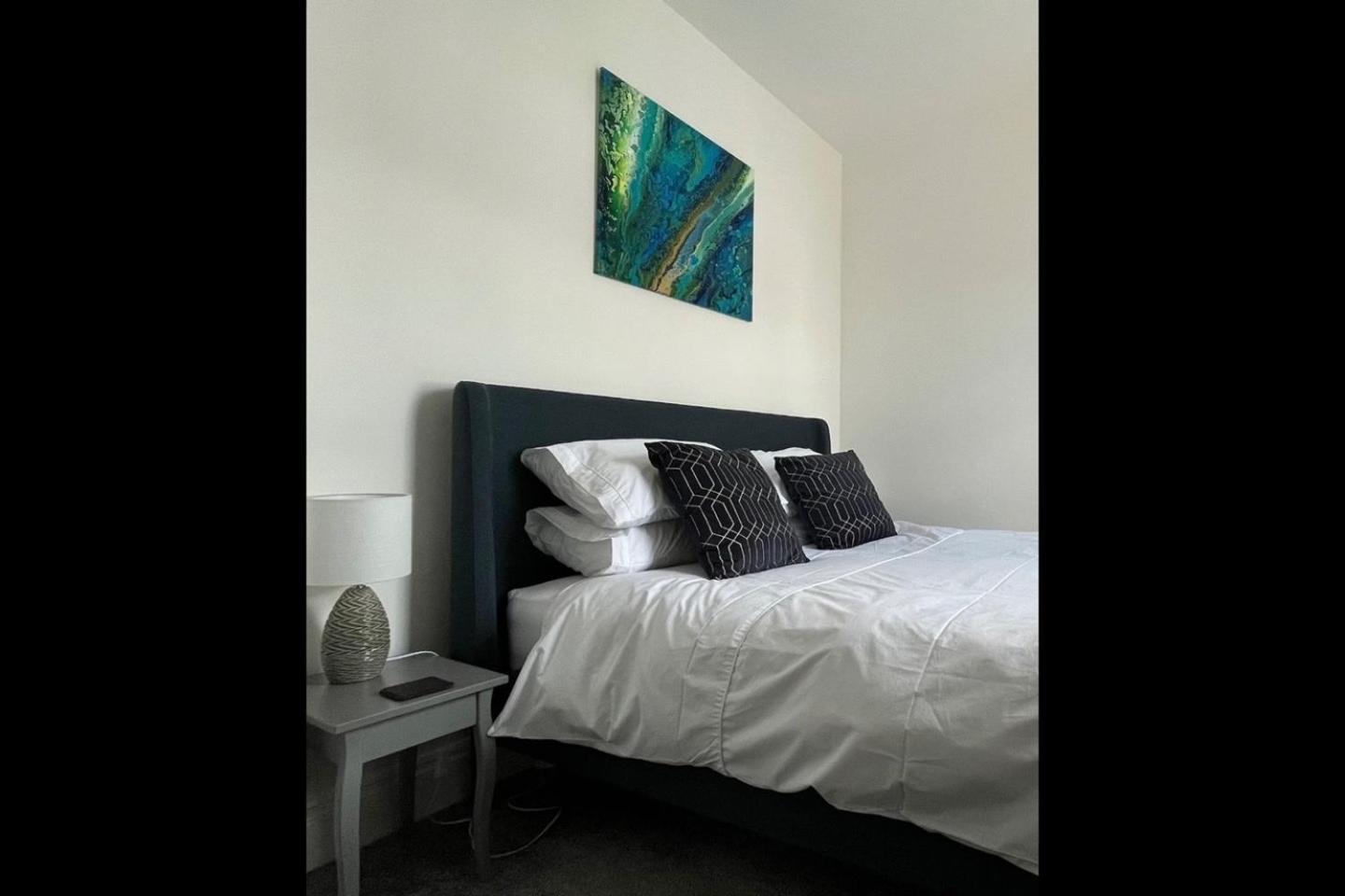 Centrally Located, Beautifully Presented *