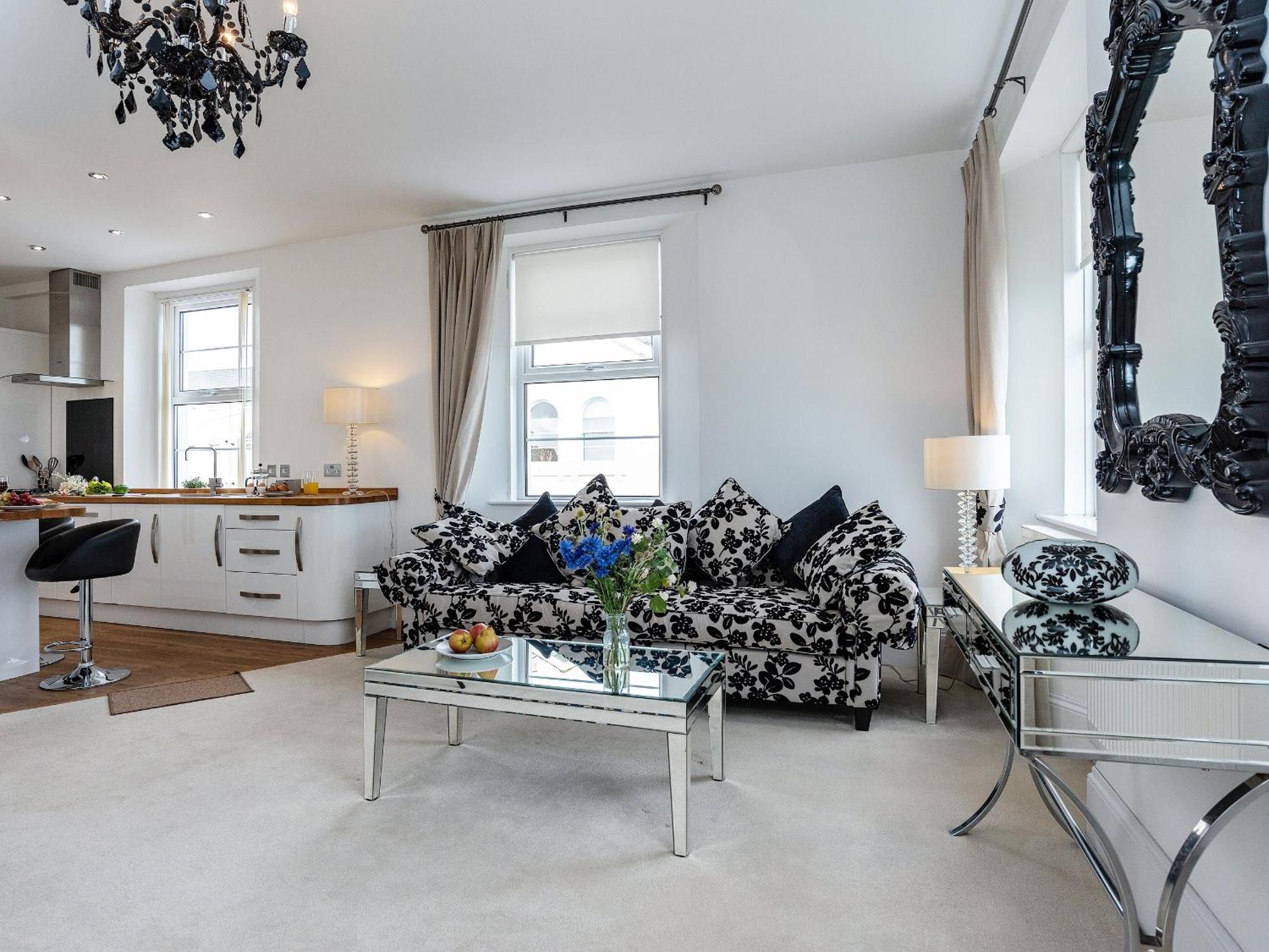 Babbacombe Bay, Apartment