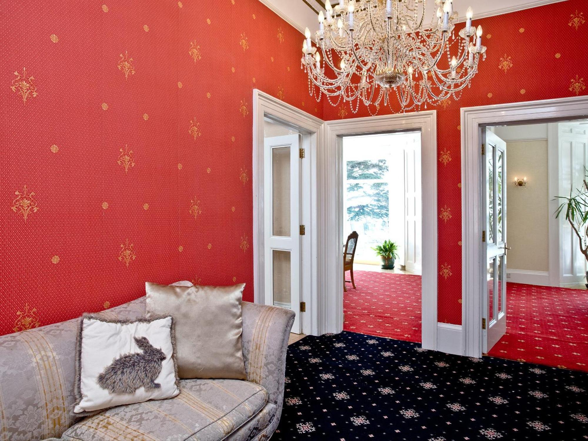 Riviera Mansion, Holiday home