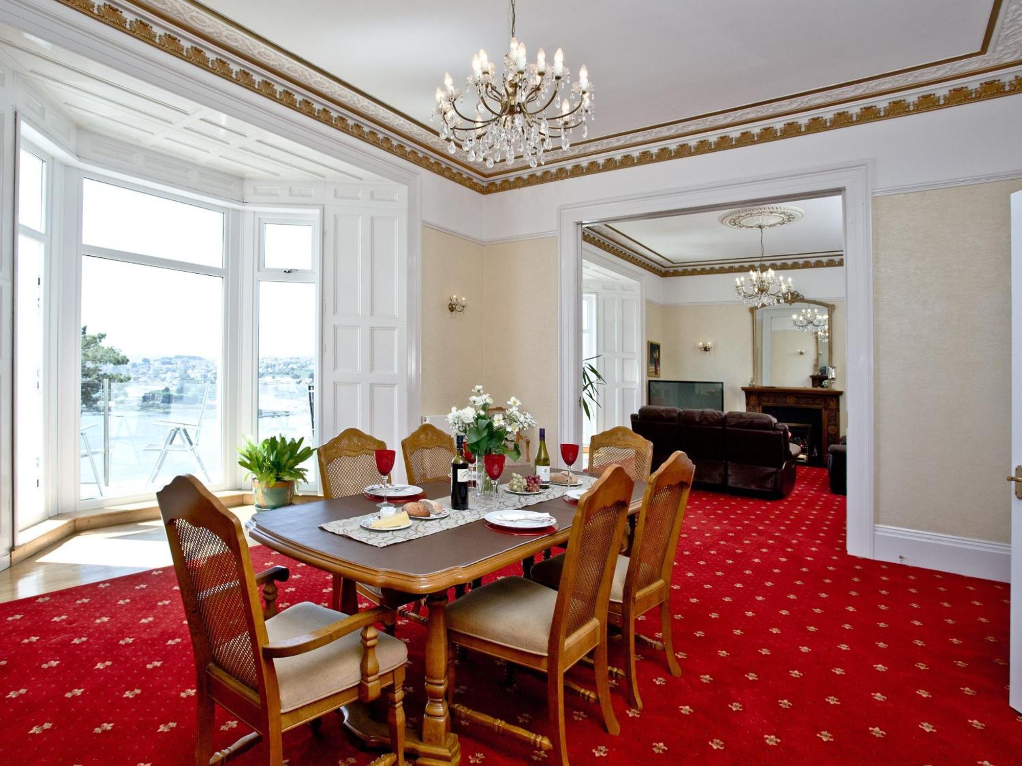 Riviera Mansion, * Torquay