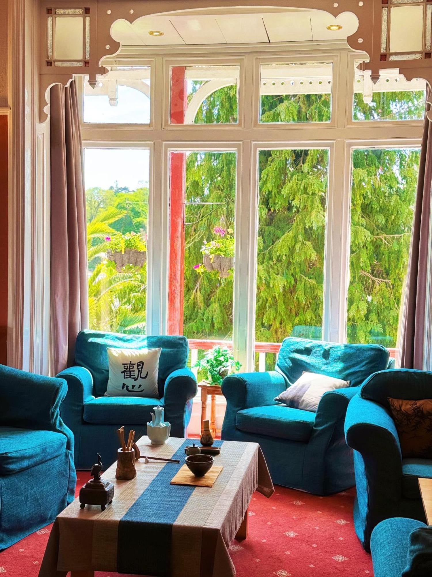 The Robin Hill 4*