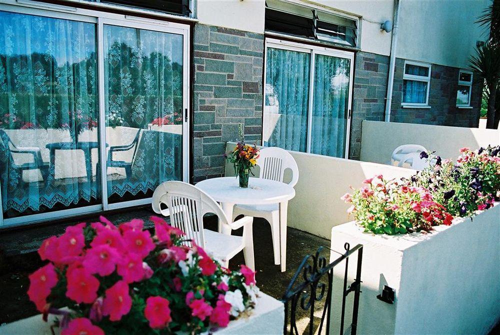 Crossways & Sea View Apartment