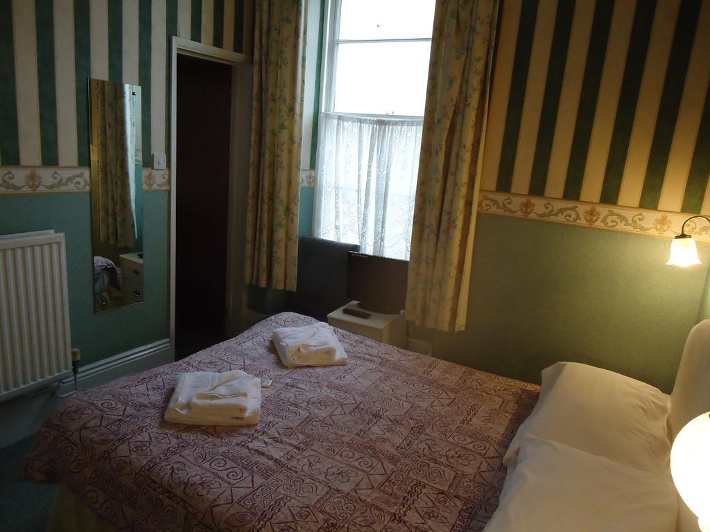 Abbey Court 3*