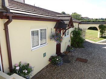 Crossways & Sea View Apartment *
