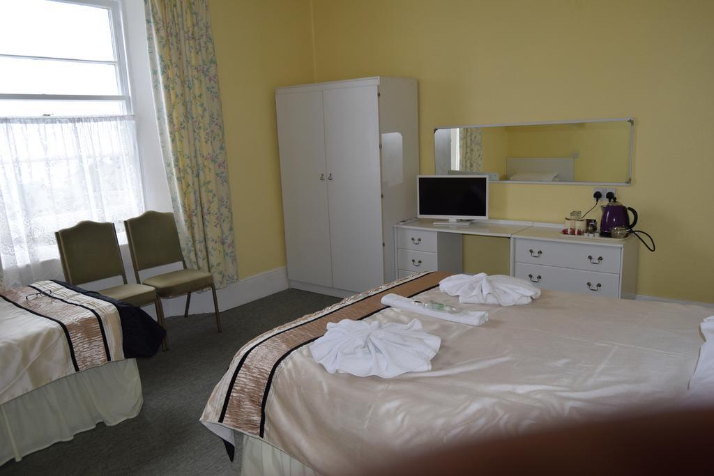 Abbey Court 3*