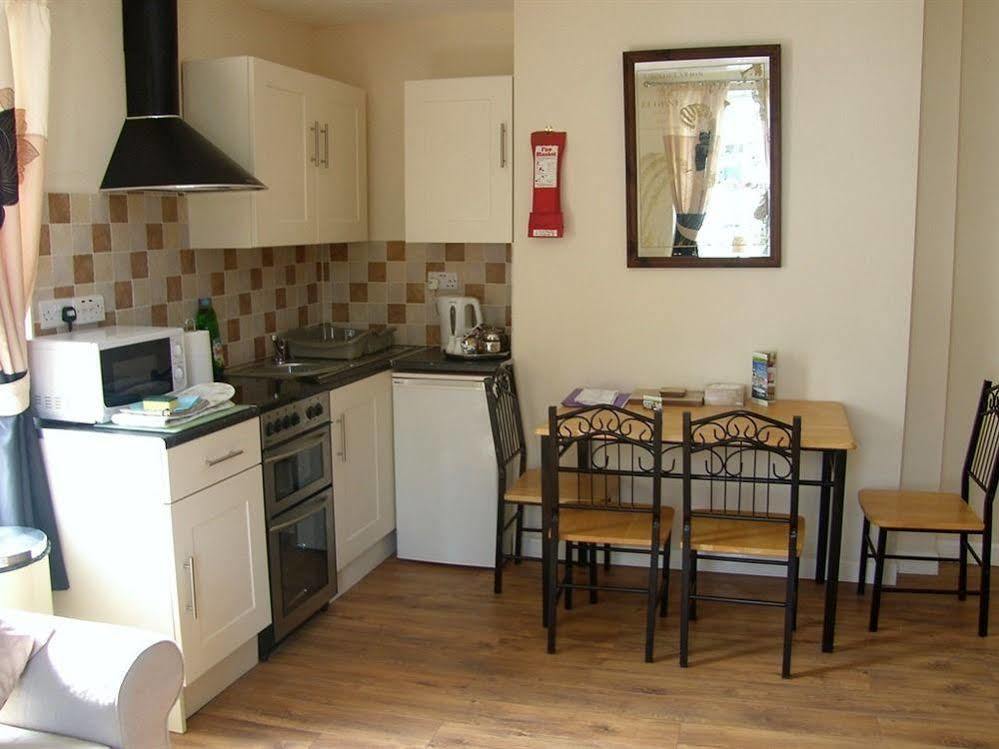 Appletorre House Flats Apartment *