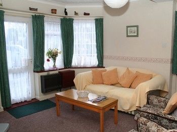Crossways & Sea View Apartment *