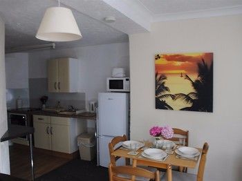 Crossways & Sea View *