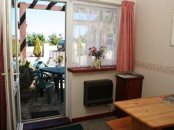 Crossways & Sea View Apartment Torquay