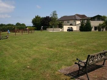 Crossways & Sea View Apartment