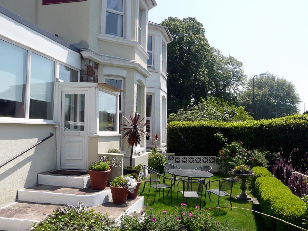 Avenue Park * Torquay