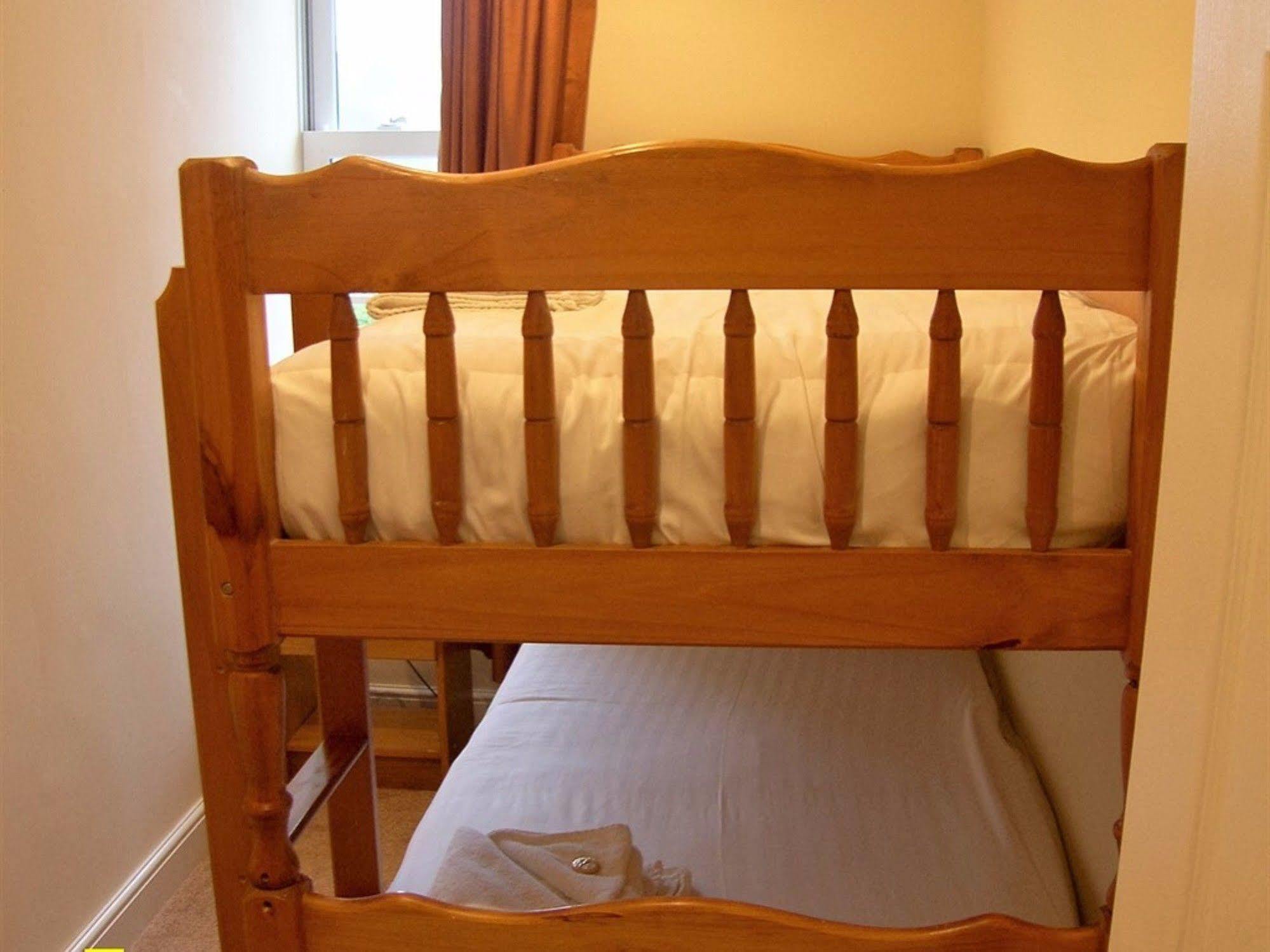 Appletorre House Flats Apartment *