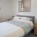 Charming 2-Bed House In Torquay