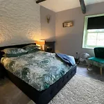 Clifton Grove Cottage