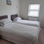 Beautiful 2-Bed Apartment On Torquay Seafront
